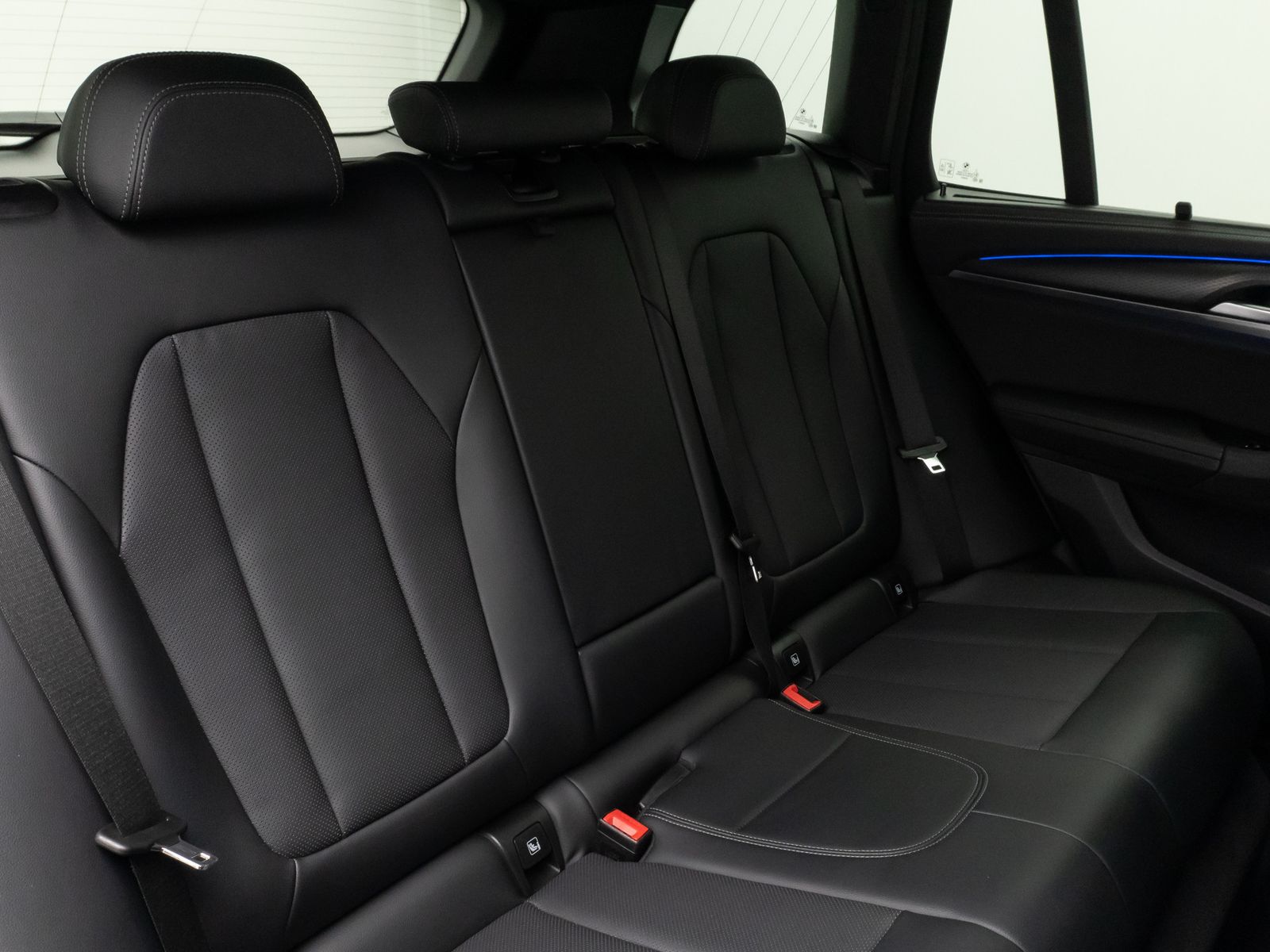 Fahrzeugabbildung BMW X3 M40d Kamera Laser HUD DAB H/K AHK Komfort 20"