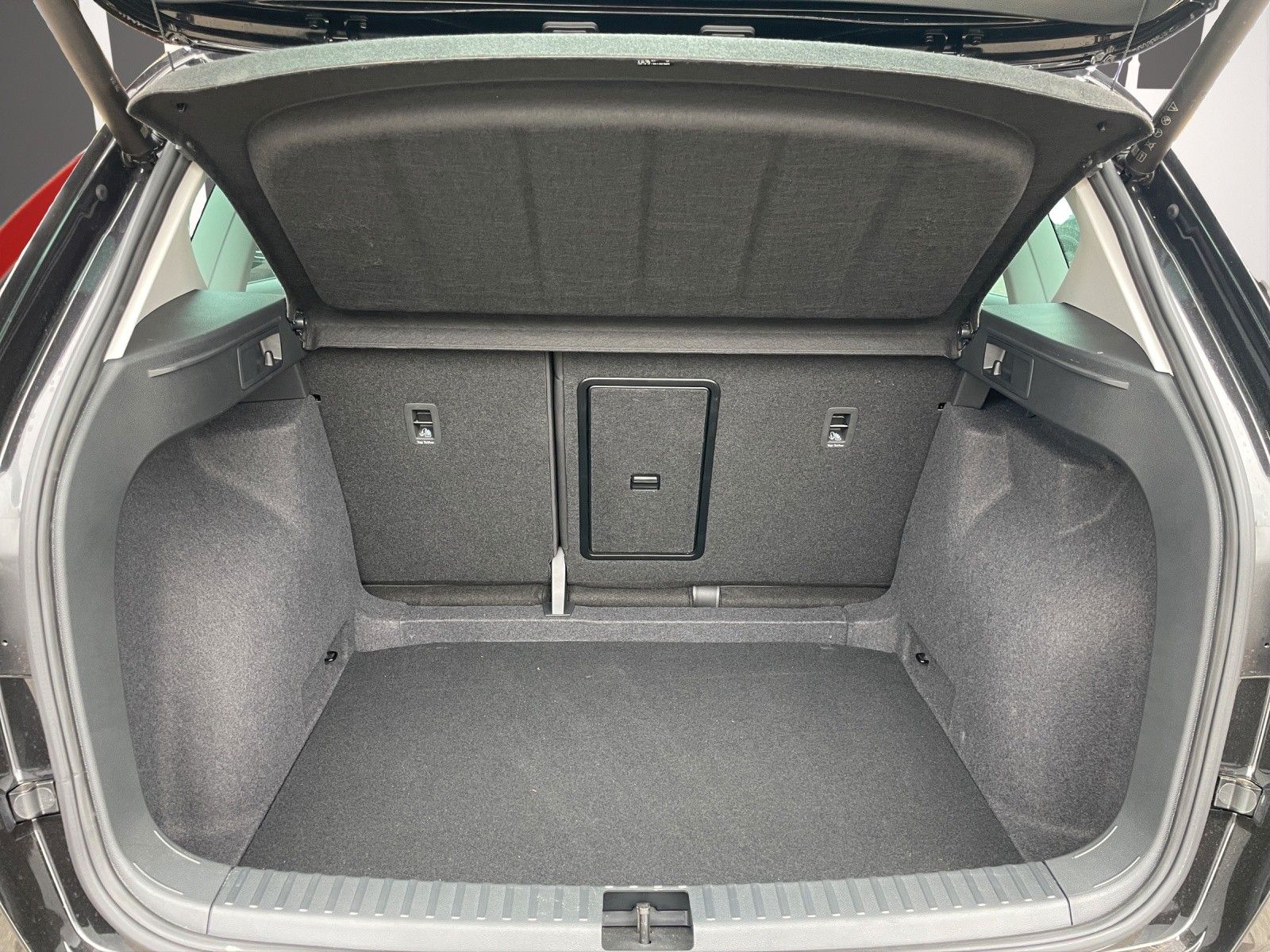 Fahrzeugabbildung SEAT Ateca Style Edition 1.5 TSI DSG LED/NAVI/GJR/SHZ