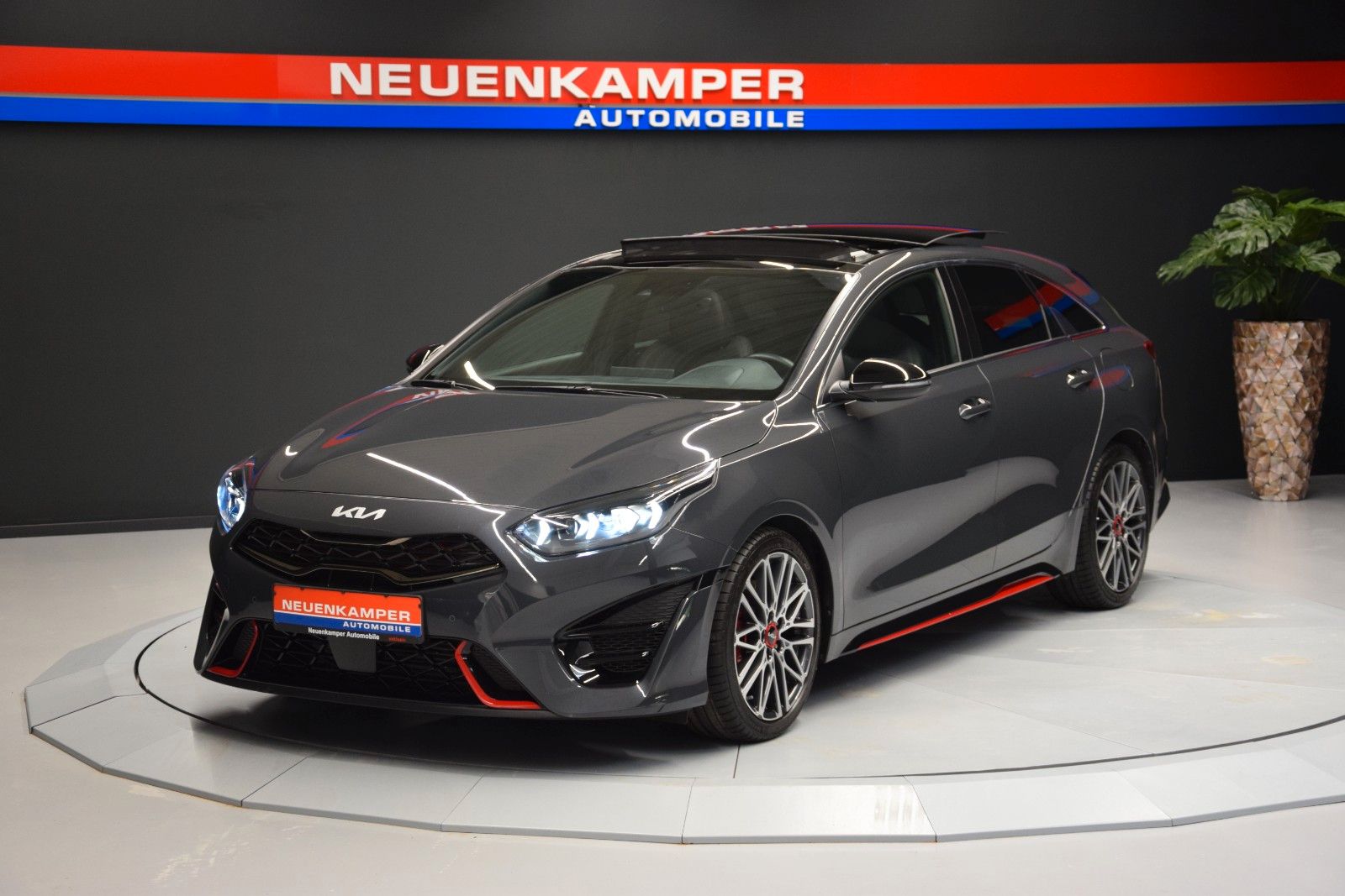 Fahrzeugabbildung Kia ProCeed GT 1,6 TGDI DCT Pano ACC Memory JBL Ambi