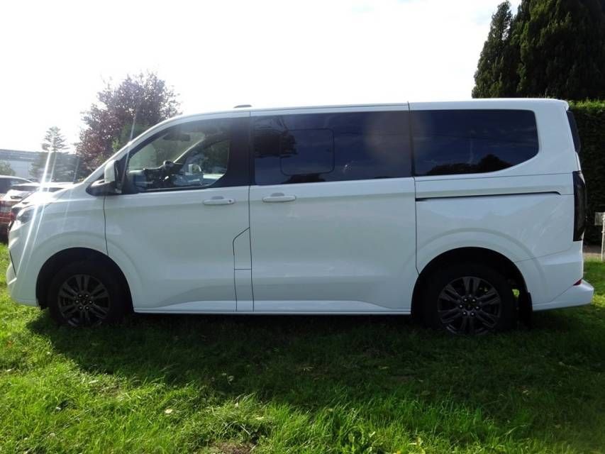 Fahrzeugabbildung Ford Tourneo Custom Bus 2.0 EcoBlue 320 L1 Titanium