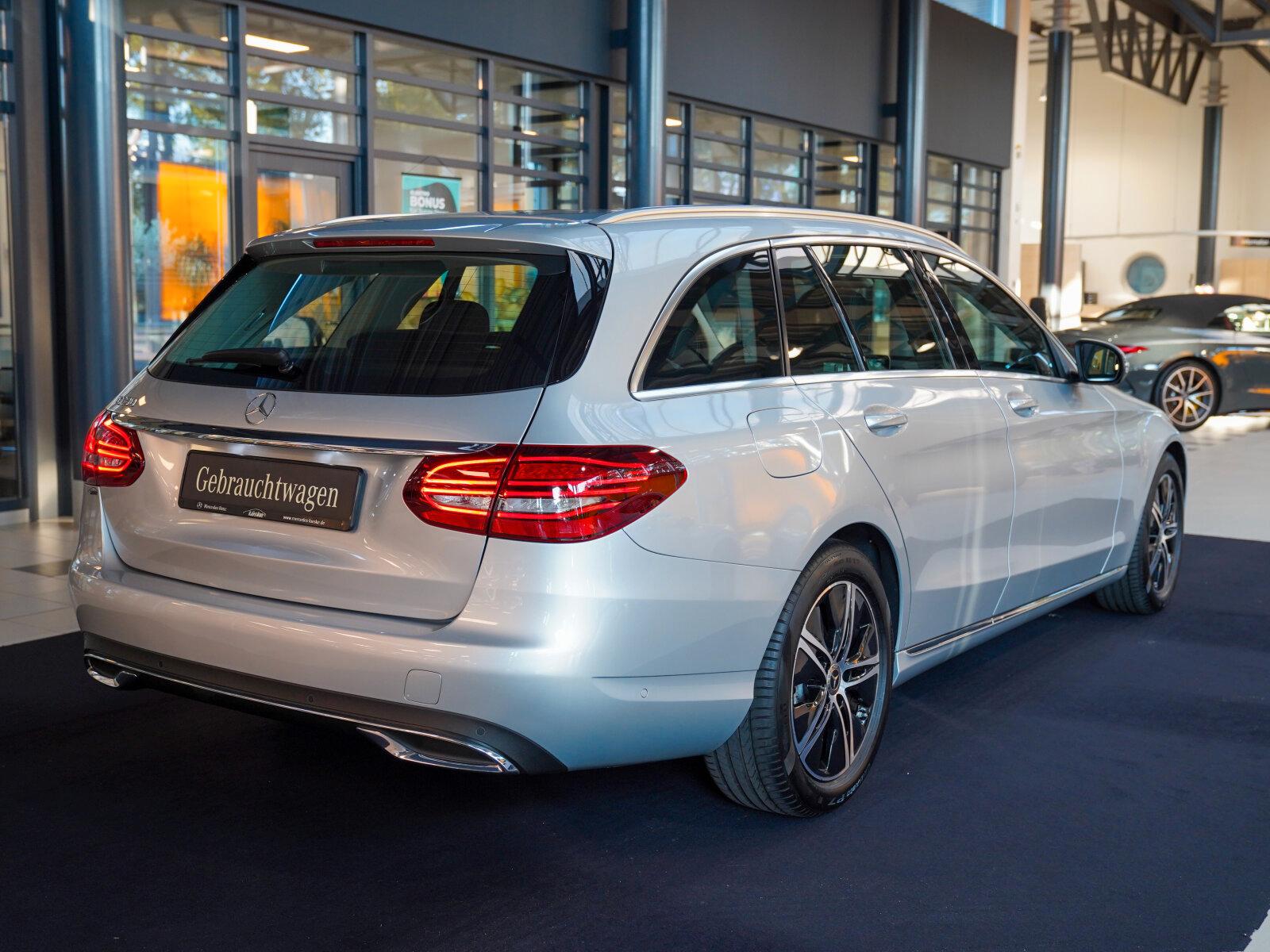Mercedes-Benz C 180 T AVANTGARDE CarPlay Ambientebeleuchtung