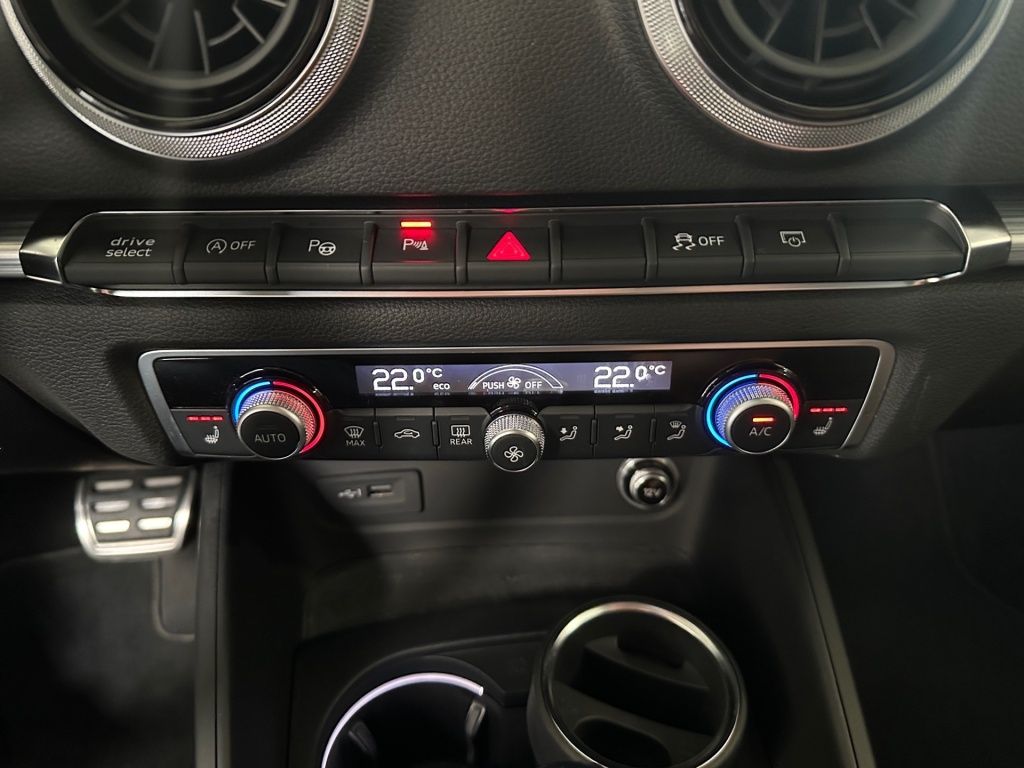 Fahrzeugabbildung Audi A3 Sportback 40 TFSI quattro sport (E6d-T) ACC
