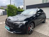 Maserati Levante S*TÜV NEU*1 HAND*DEUTSCHES AUTO*CARBON* - Maserati Levante in Essen