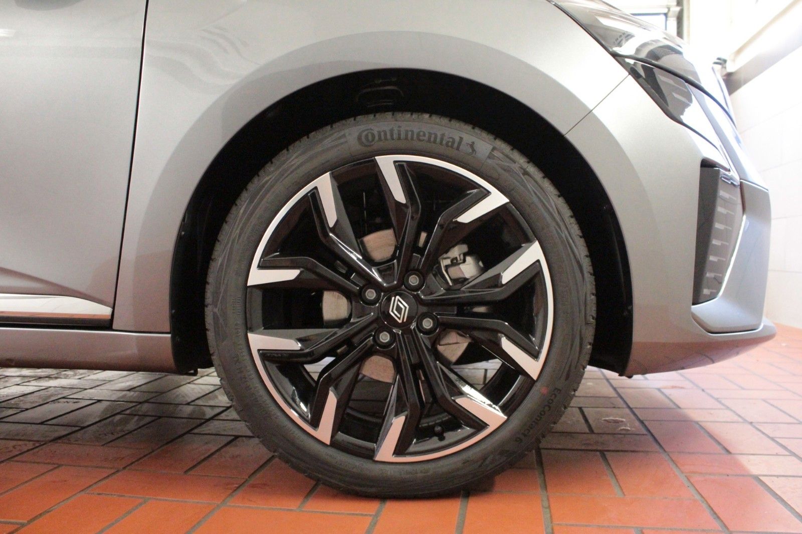 Fahrzeugabbildung Renault Clio TCe 90 Techno *Look-Paket*Winter-Paket*