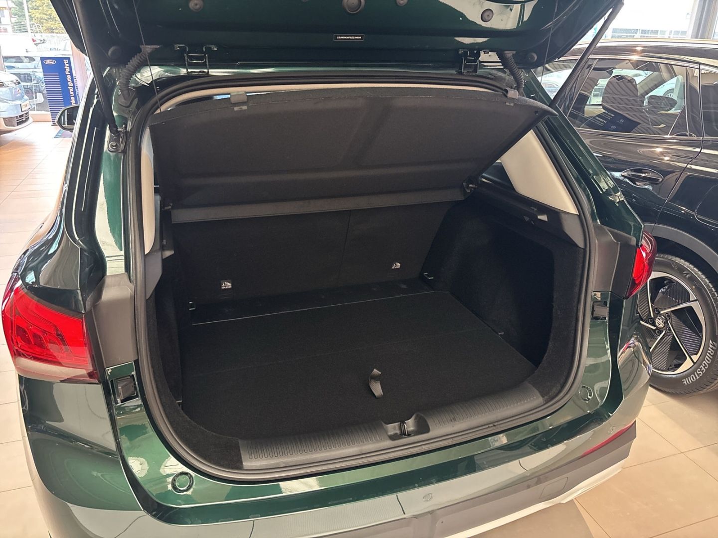 Fahrzeugabbildung MG ZS 1.5 Hybrid+ 145 kW Luxury AHK GJR Navi 360 Ka