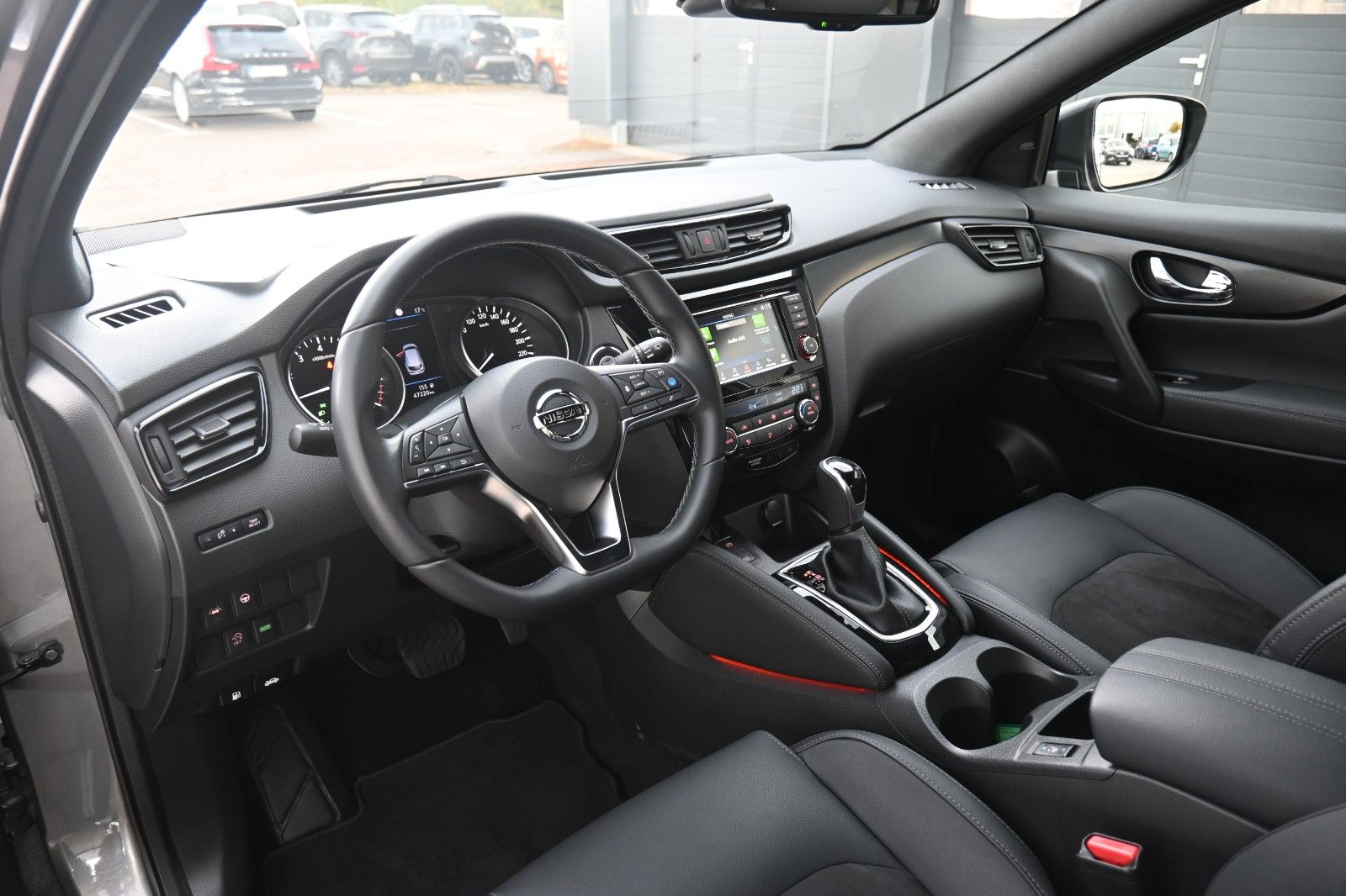 Fahrzeugabbildung Nissan Qashqai 1.3 DIG-T N-Tec*LED*DAB*360