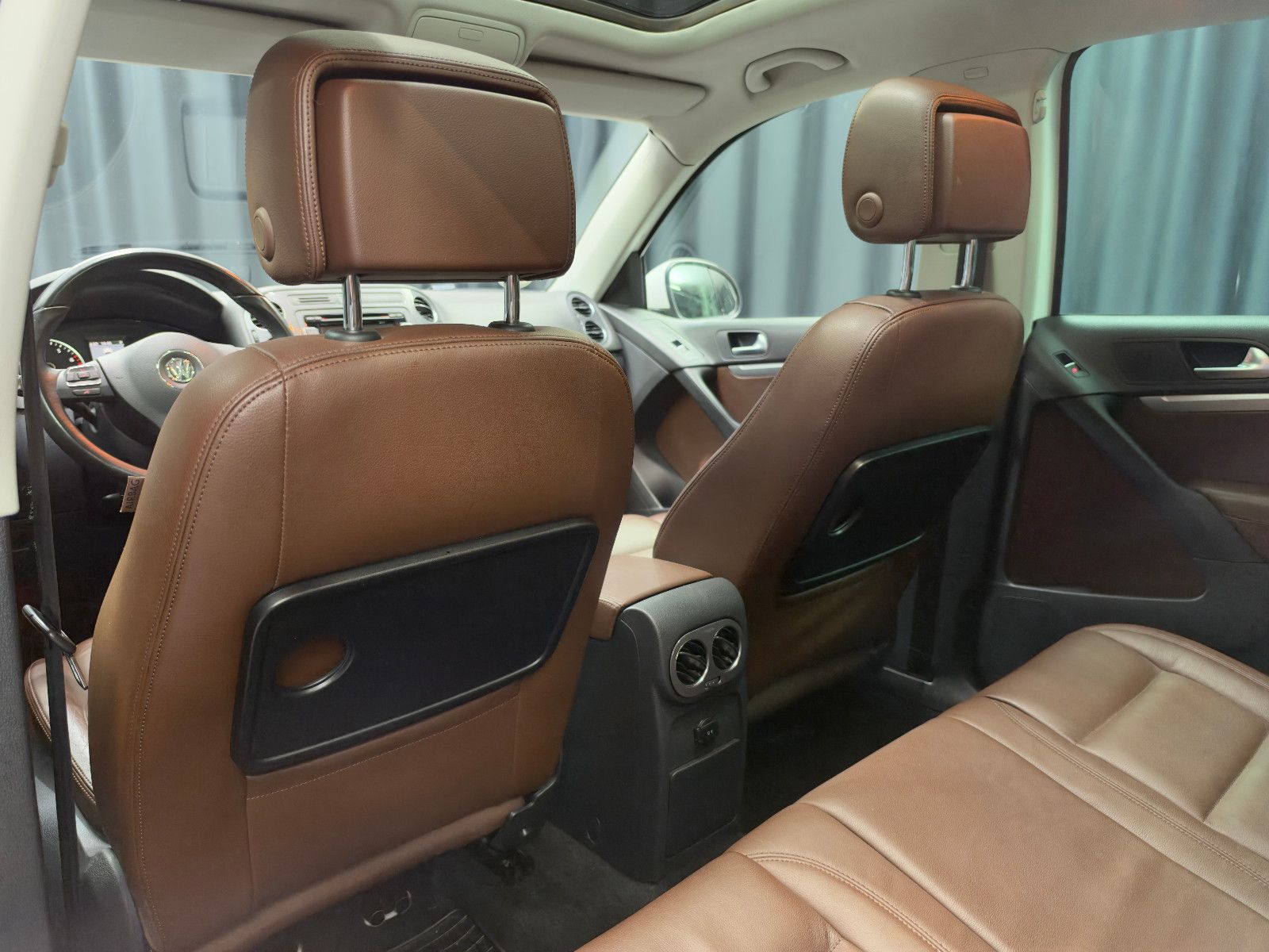 Fahrzeugabbildung Volkswagen Tiguan 2.0 TSI 4MOTION Track&Style |PANO|LEDER