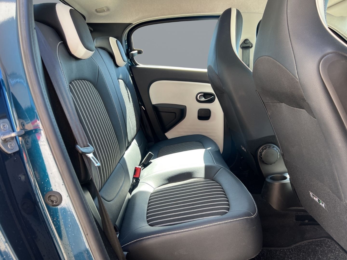 Fahrzeugabbildung Renault Twingo Intens Electric Navi Apple CarPlay Androi