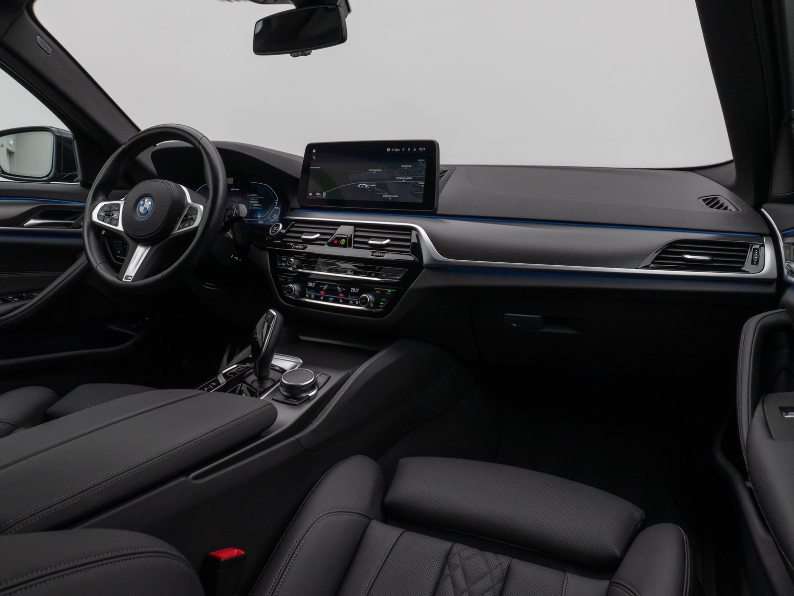 Fahrzeugabbildung BMW 530e xD M Sport Kamera HUD DAB HiFi ACC Komfort
