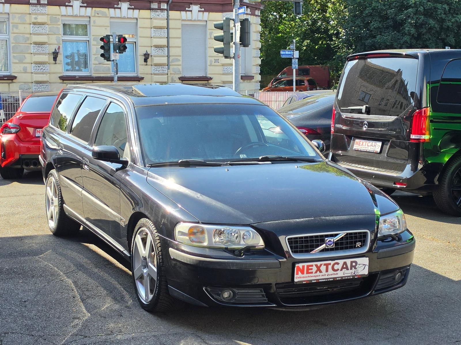 VOLVO V70 - R GEARTRONIC - CUIR - AUTO - 299 CV