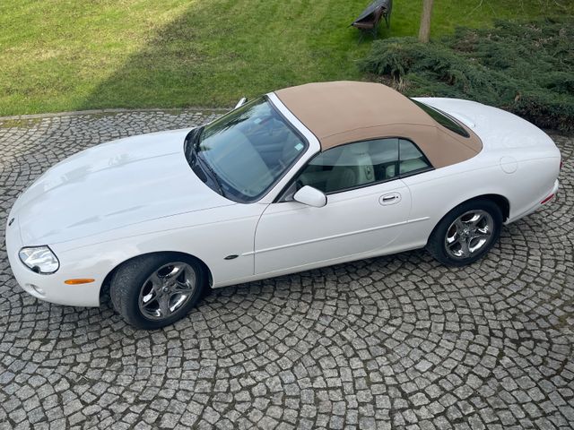 Jaguar XK8 Cabriolet / 34.000 km ! Perfect