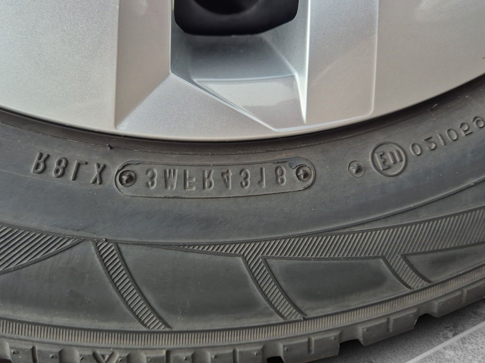 Fahrzeugabbildung Volkswagen POLO 1.6 TDI COMFORT KLIMAAUT ALLWETTER