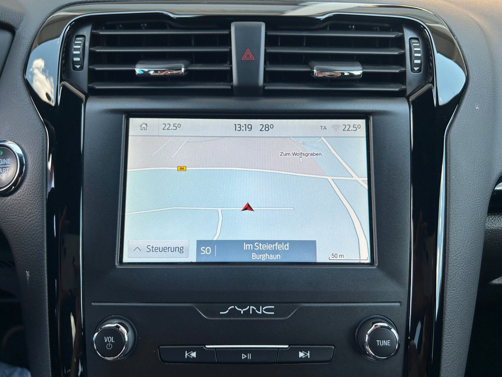 Fahrzeugabbildung Ford Mondeo Turnier ST+AWD+AHK+SportfahrW+TotW