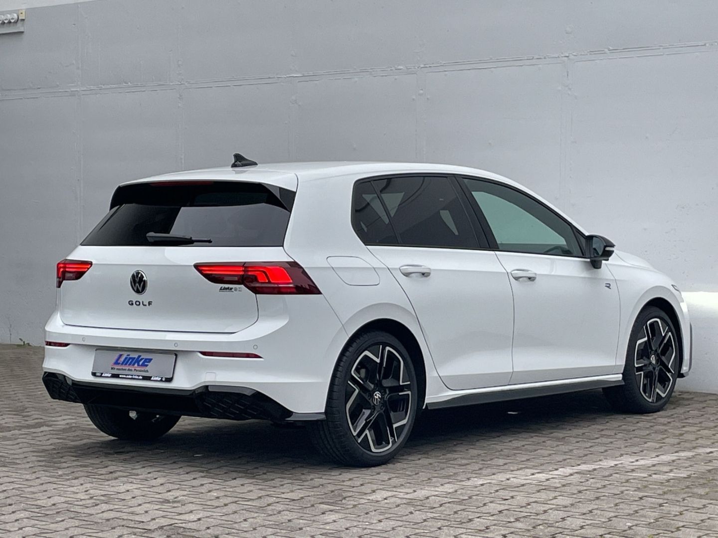 Golf VIII R-Line 1.5 eTSI DSG Black Style Kamera
