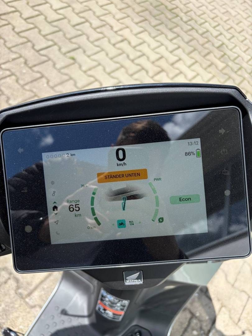 Fahrzeugabbildung Honda CUV e: Connected