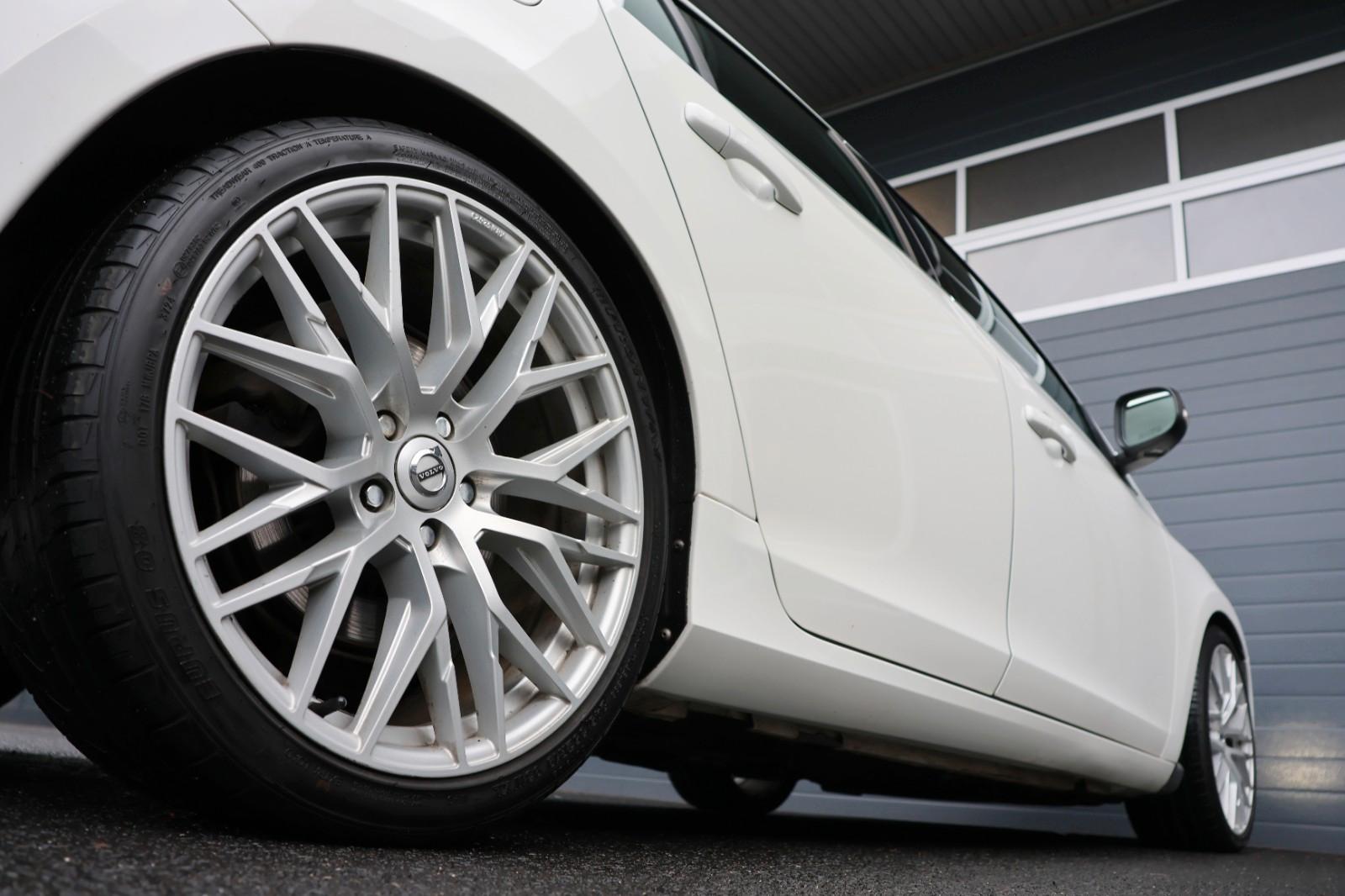 VOLVO S60 3.0L T6 AWD R-DESIGN / ACC / 4XSHZ / LHZ / CAMÉRA / 19 | 347 ch | BVA | PACK SPORT | RÉGLAGE ÉLECTRIQUE DES SIÈGES AVEC FONCTION MÉMOIRE | TOIT OUVRANT