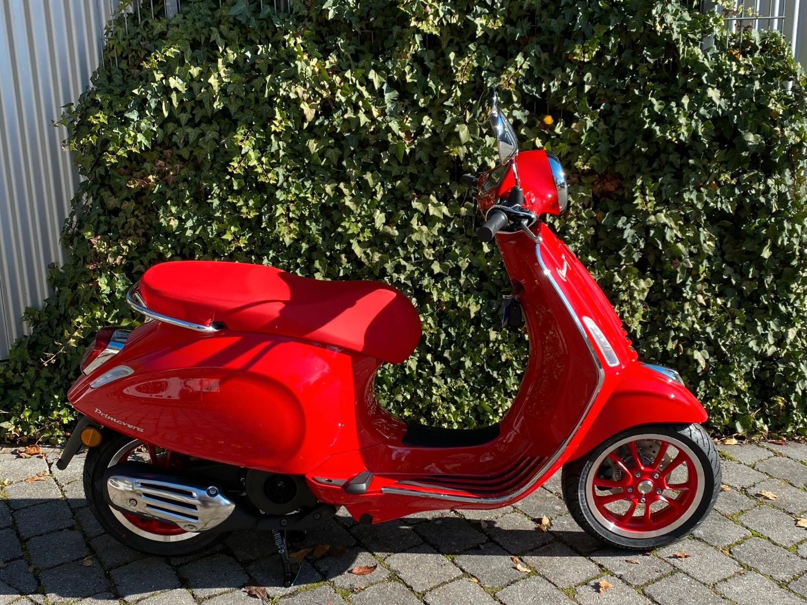 Vespa Primavera 50/125E5+  Red Sondermodell