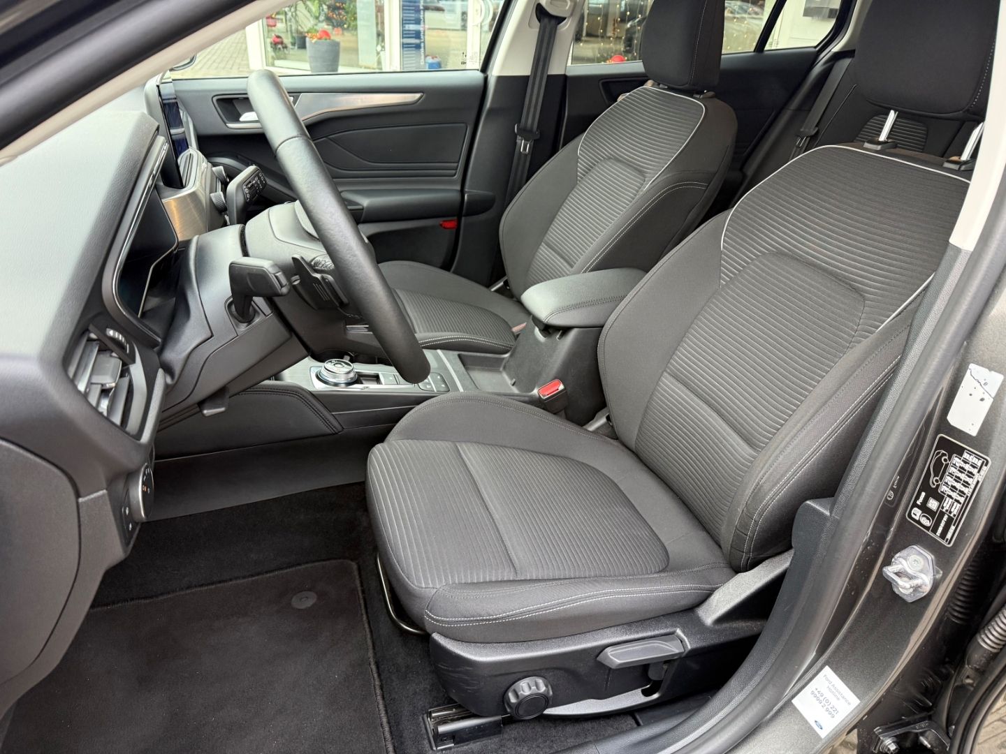 FORD Focus Titanium X Turnier AHK-Navi Digi Cockpit L - Image 11