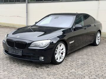 BMW 750 - 2
