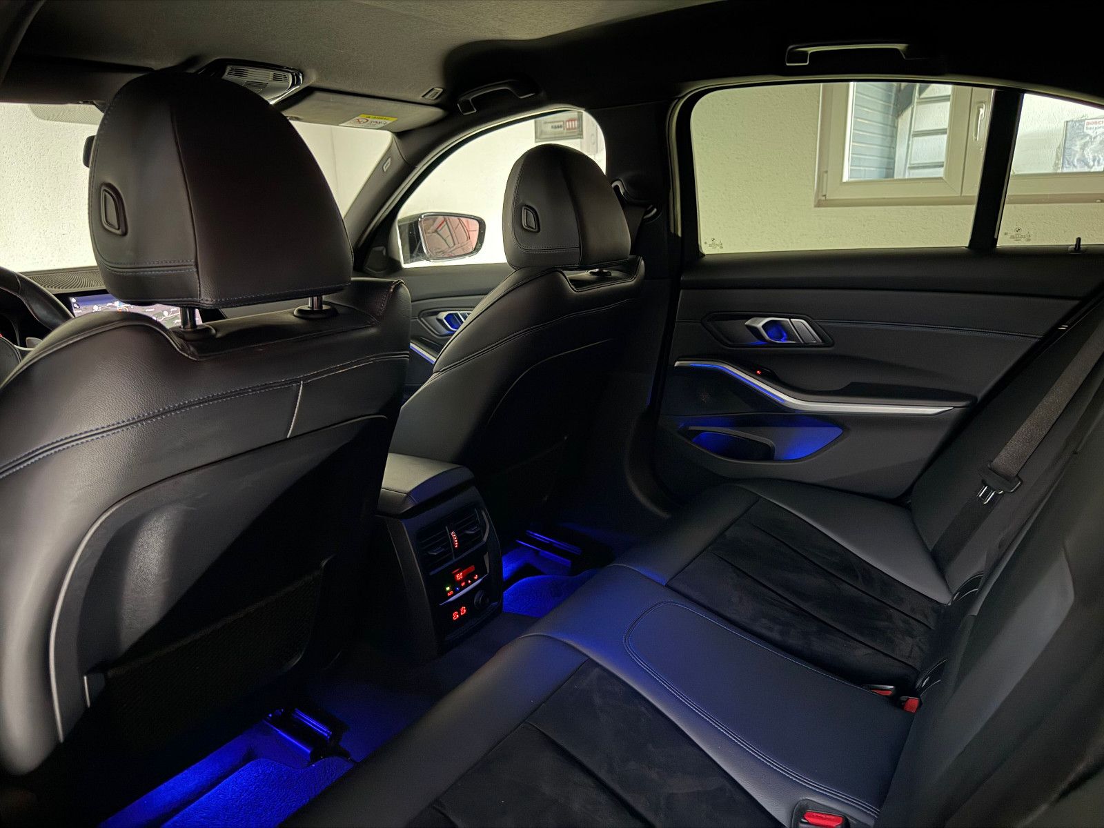 Fahrzeugabbildung BMW 330 i Lim. M SPORT/HIFI/VRTL+/DAB+/KAMERA/LASER