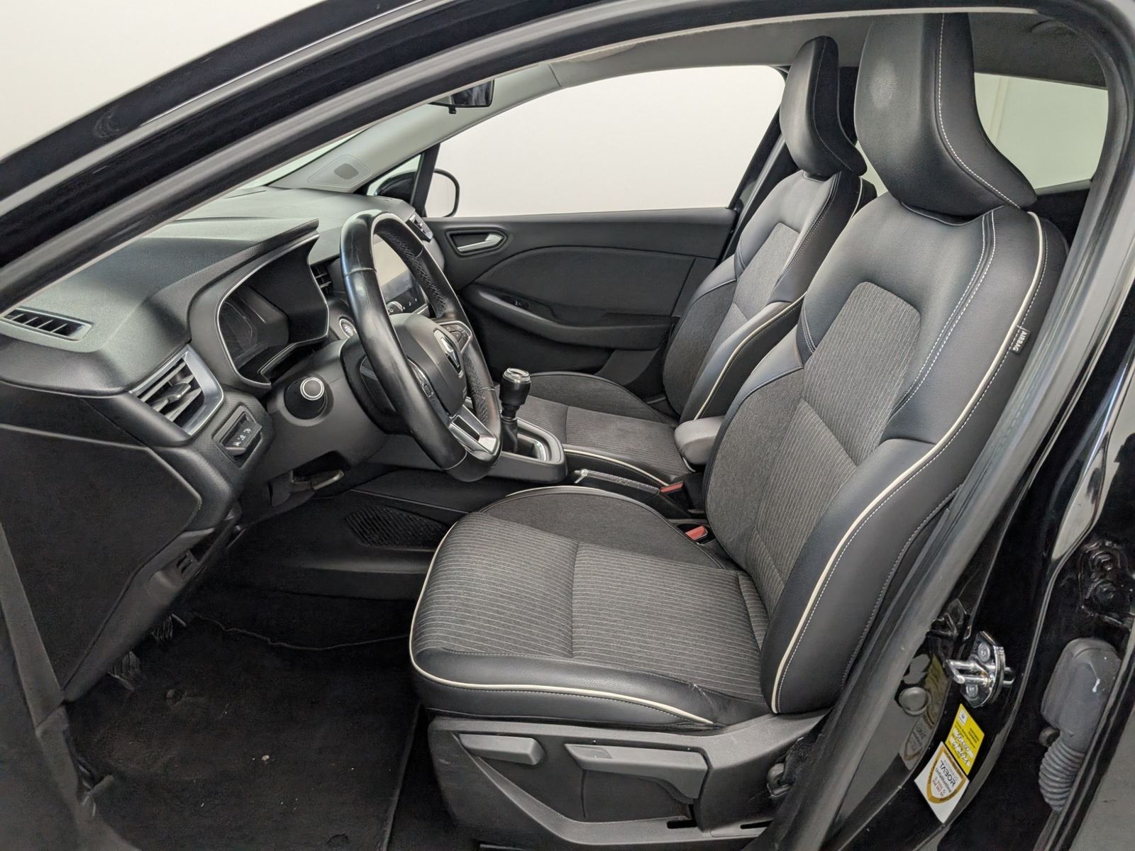 RENAULT Clio TCe 100 Intens Navi SHZ Kamera – Bild 8
