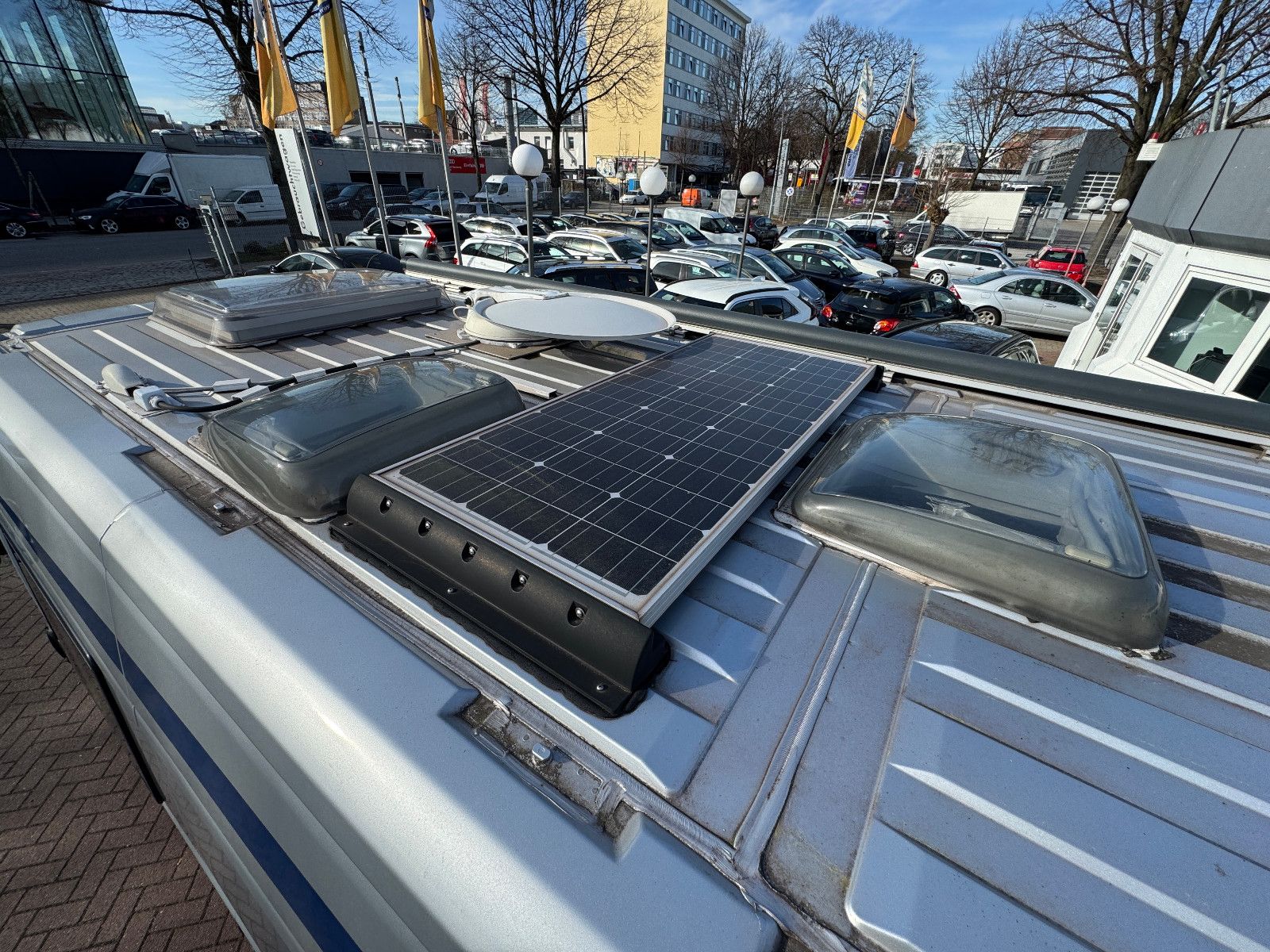 Fahrzeugabbildung Pössl SUMMIT 600 PLUS SOLAR TV AHK KAMERA NAVI SAT 1H