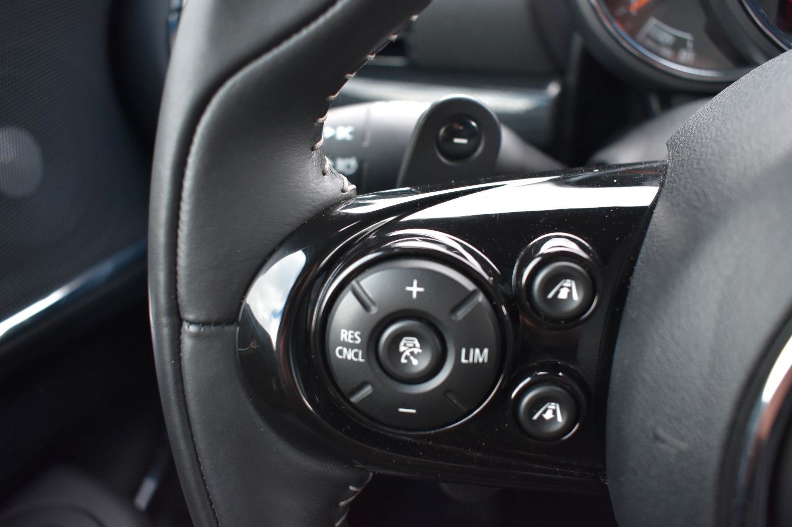 Fahrzeugabbildung MINI Cooper SD Clubman H&K HUD Panorama ACC Leder AHK