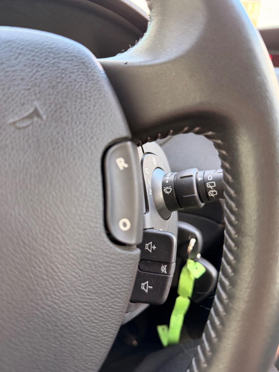Renault Clio 2010 — photo 12