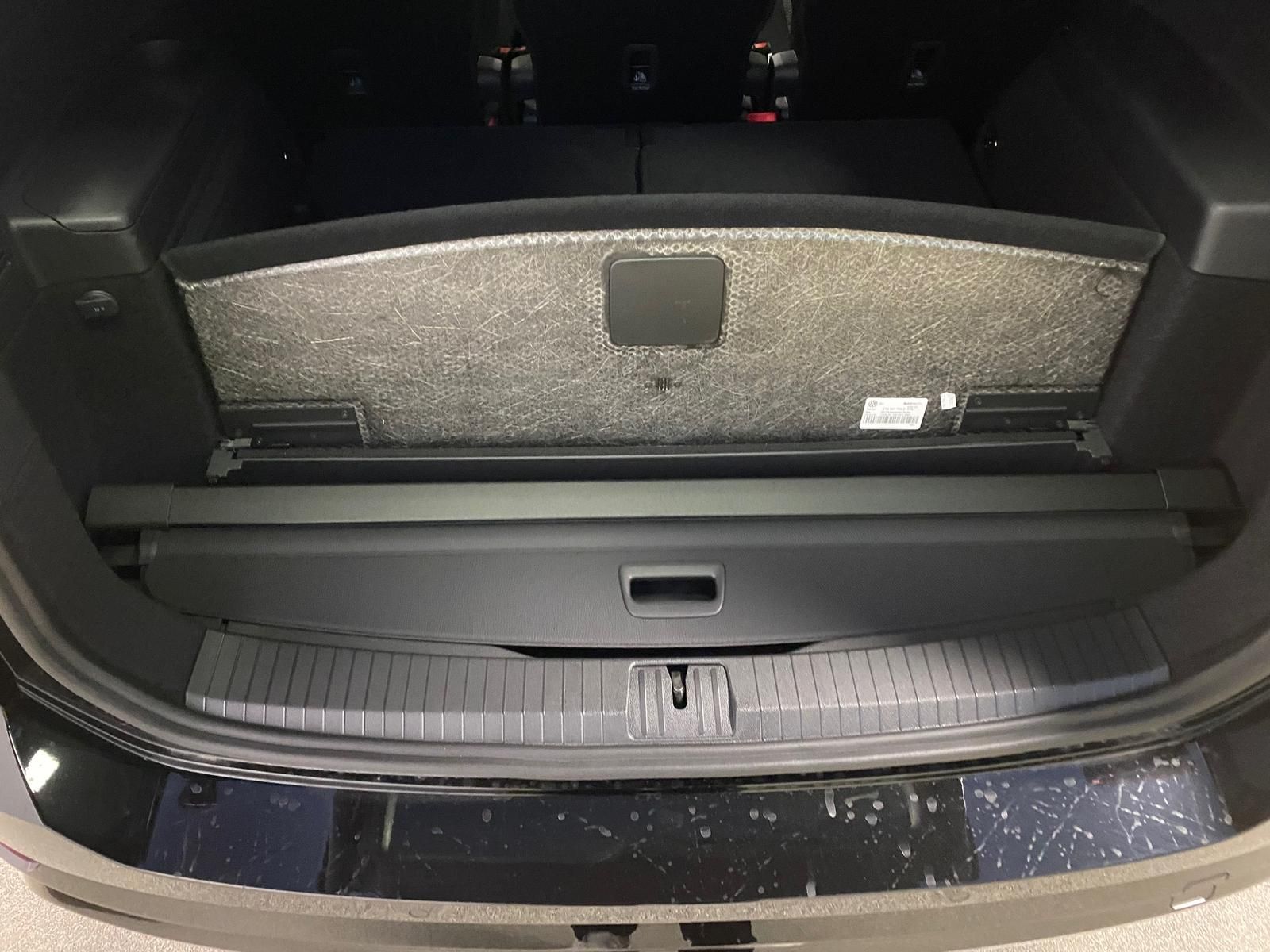 Fahrzeugabbildung Volkswagen Touran 1.5 TSI R-LINE COMFORTLINE DSG+ACC+AHK