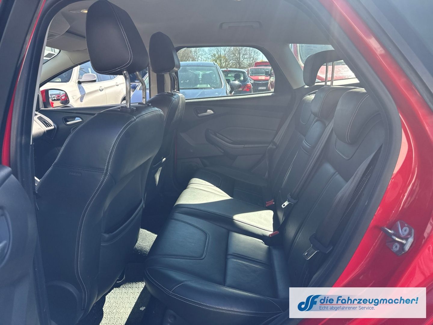Fahrzeugabbildung Ford Focus Turnier Titanium Navi Leder *EXPORT
