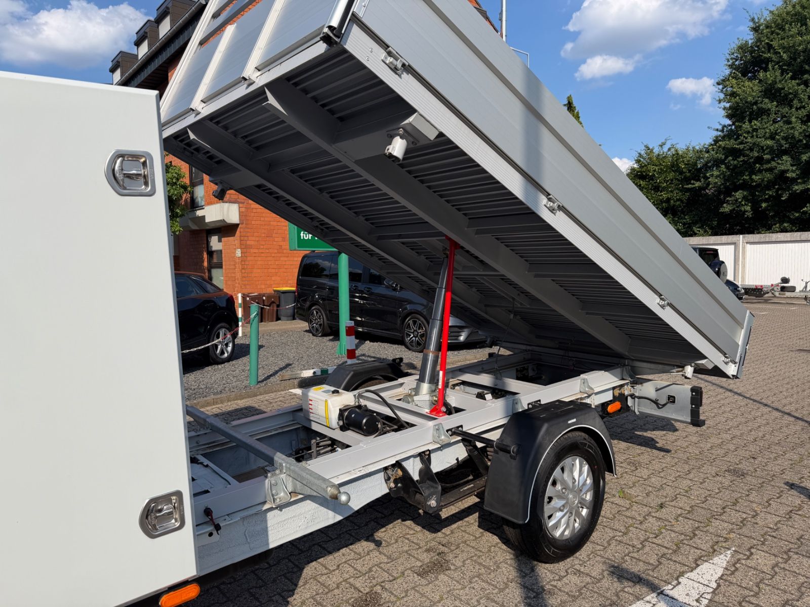 Fahrzeugabbildung Maxus DELIVER9 DREISEITENKIPPER L4 LUXURY LED NEUWAGEN