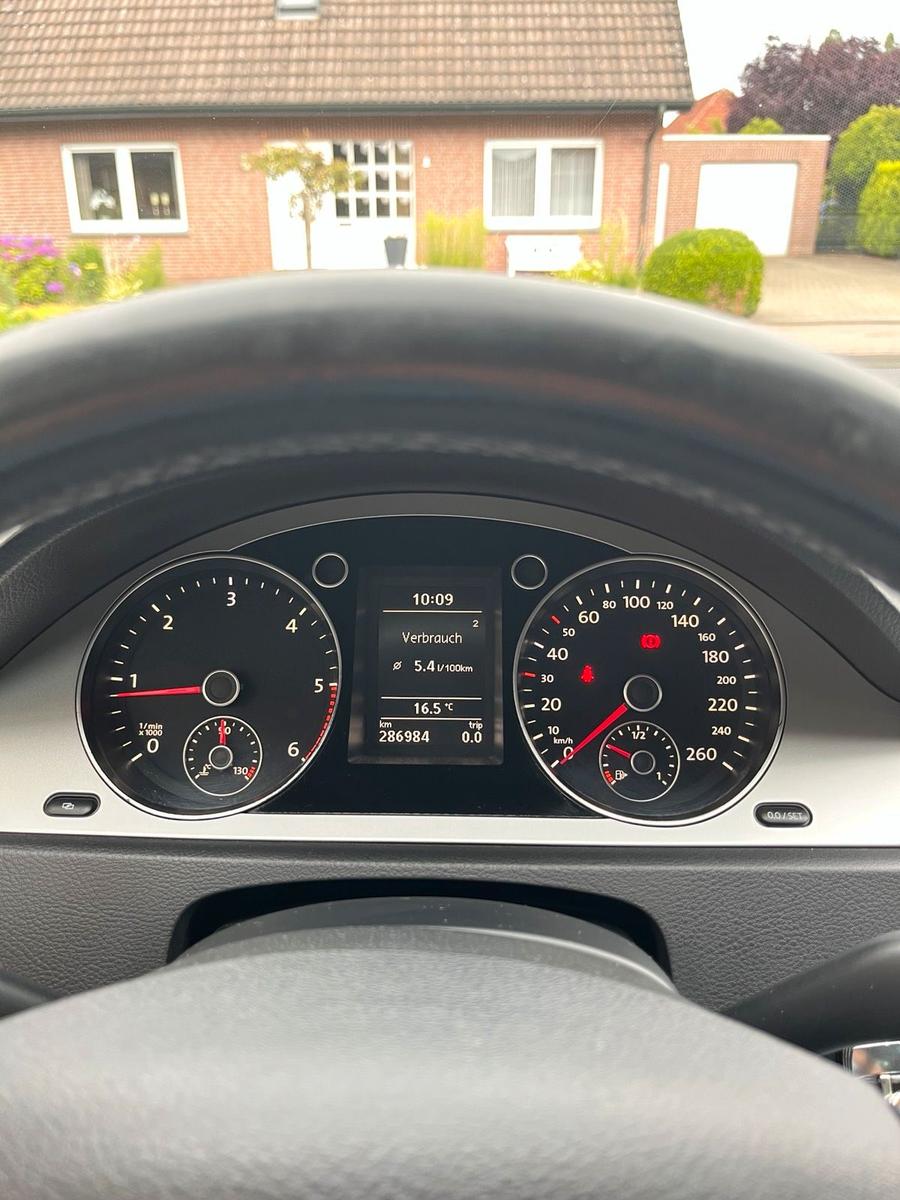 Volkswagen Passat 2009 — photo 14