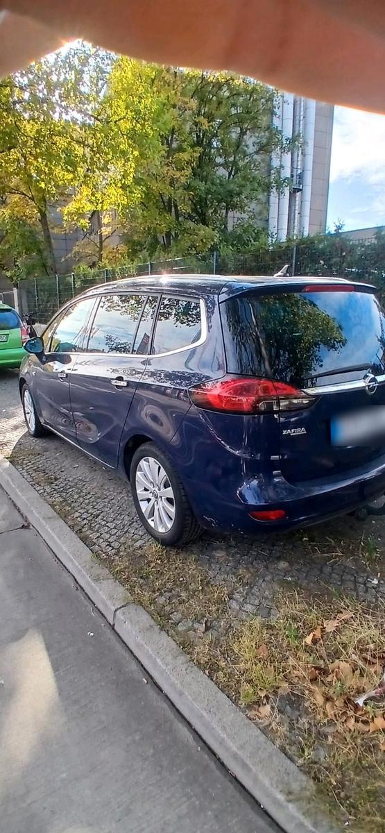 Opel Zafira 2012 — photo 6
