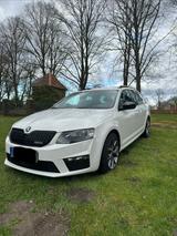 Skoda Octavia 2.0 TDI DSG RS Combi RS Top gepflegt!