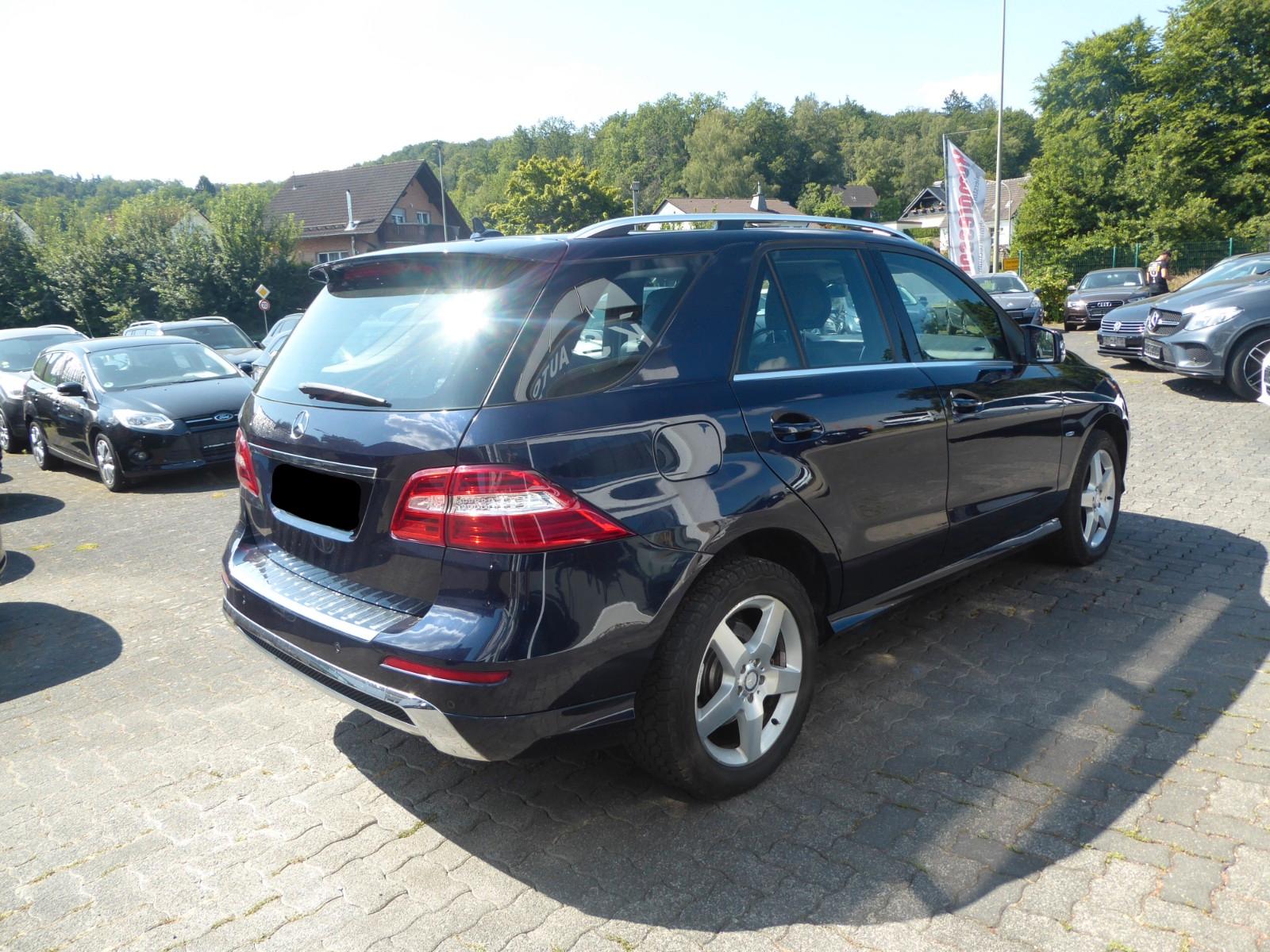 Mercedes-Benz ML 350 CDI BlueTec 4Matic Navi Pano Luftfahrwerk