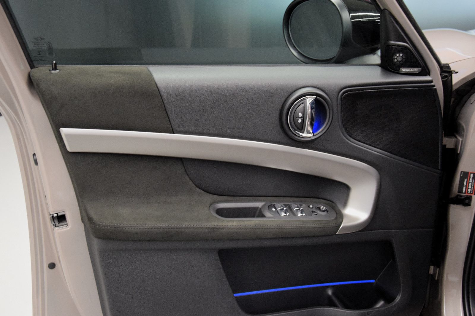 Fahrzeugabbildung MINI Cooper Countryman YOURS Pano HuD Leder Memory