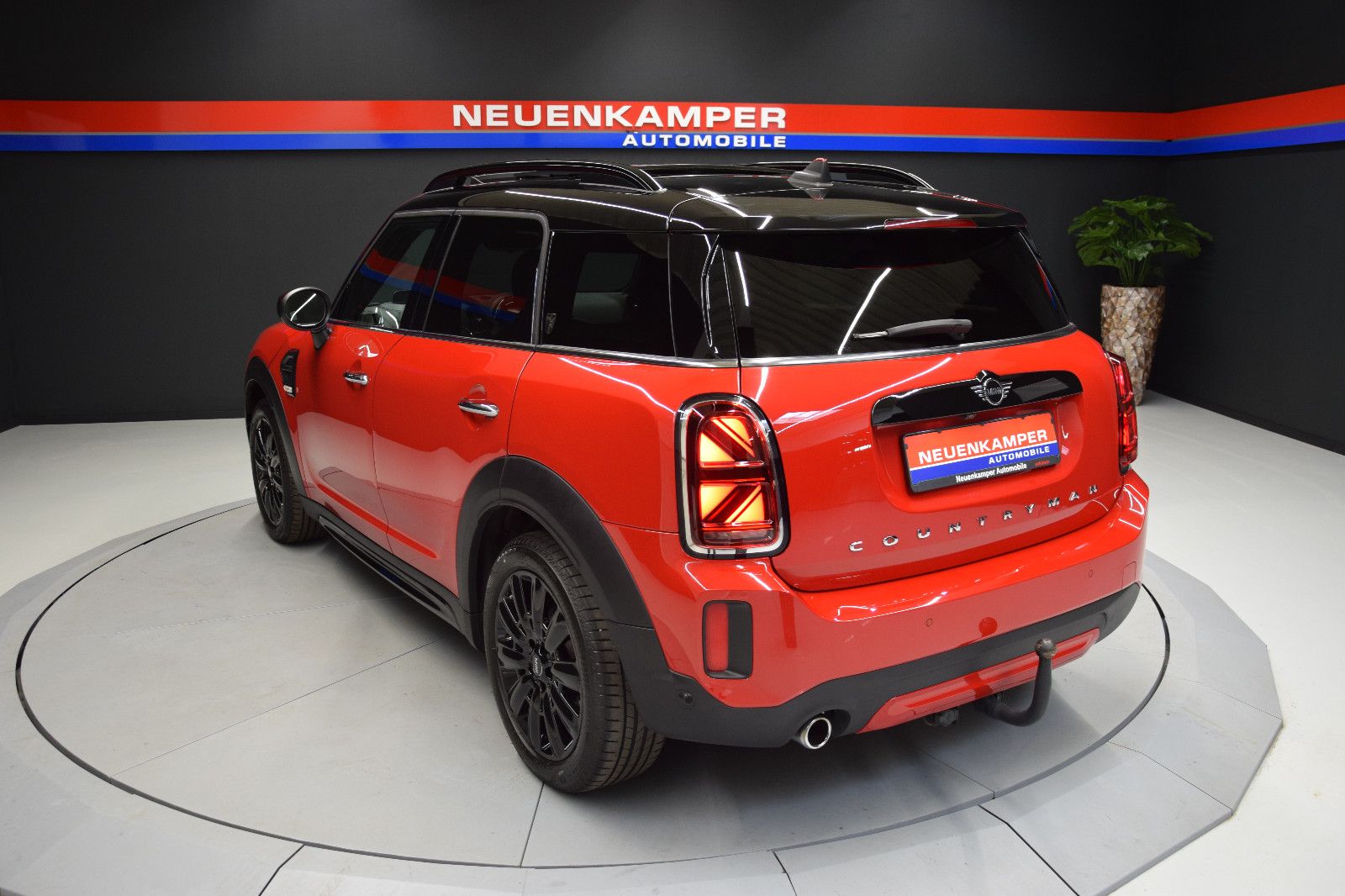 Fahrzeugabbildung MINI Cooper Countryman YOURS Pano HuD Leder AHK Memor