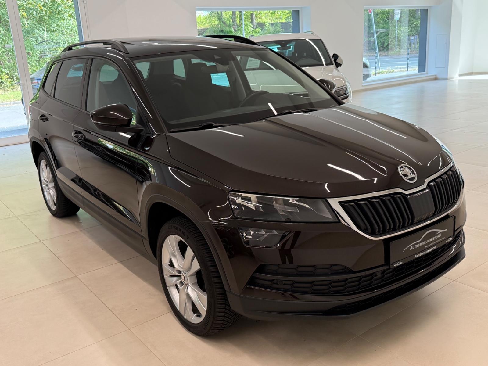 Skoda Karoq 1.6 TDI  Style DSG PANO VIRTUAL TACHO AHK