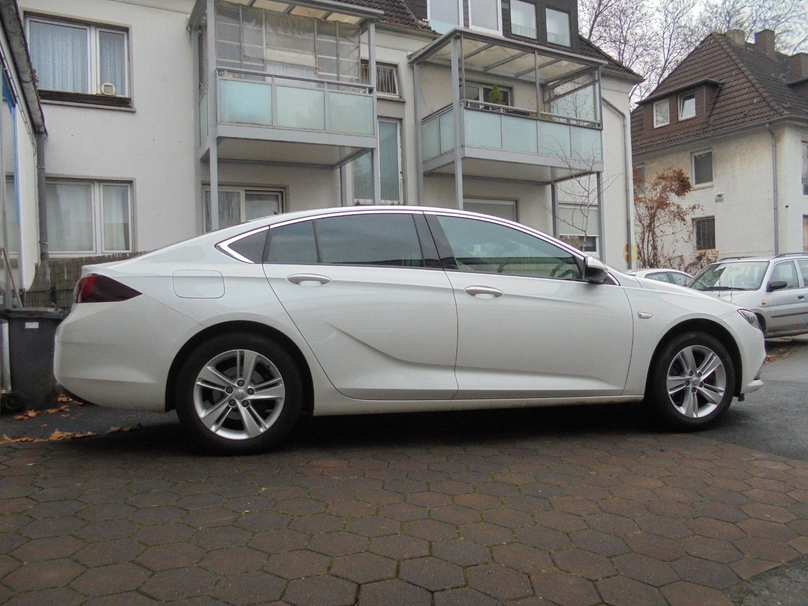 Fahrzeugabbildung Opel Insignia B Grand Sport Innovation Automatik/Navi