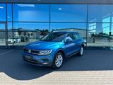 Volkswagen Tiguan 2.0 TDI Highline 4Motion DSG AHK Stndhzg - mit Diesel-Antrieb: Blau, Alcantara, mit Apple Carplay, Geländewagen