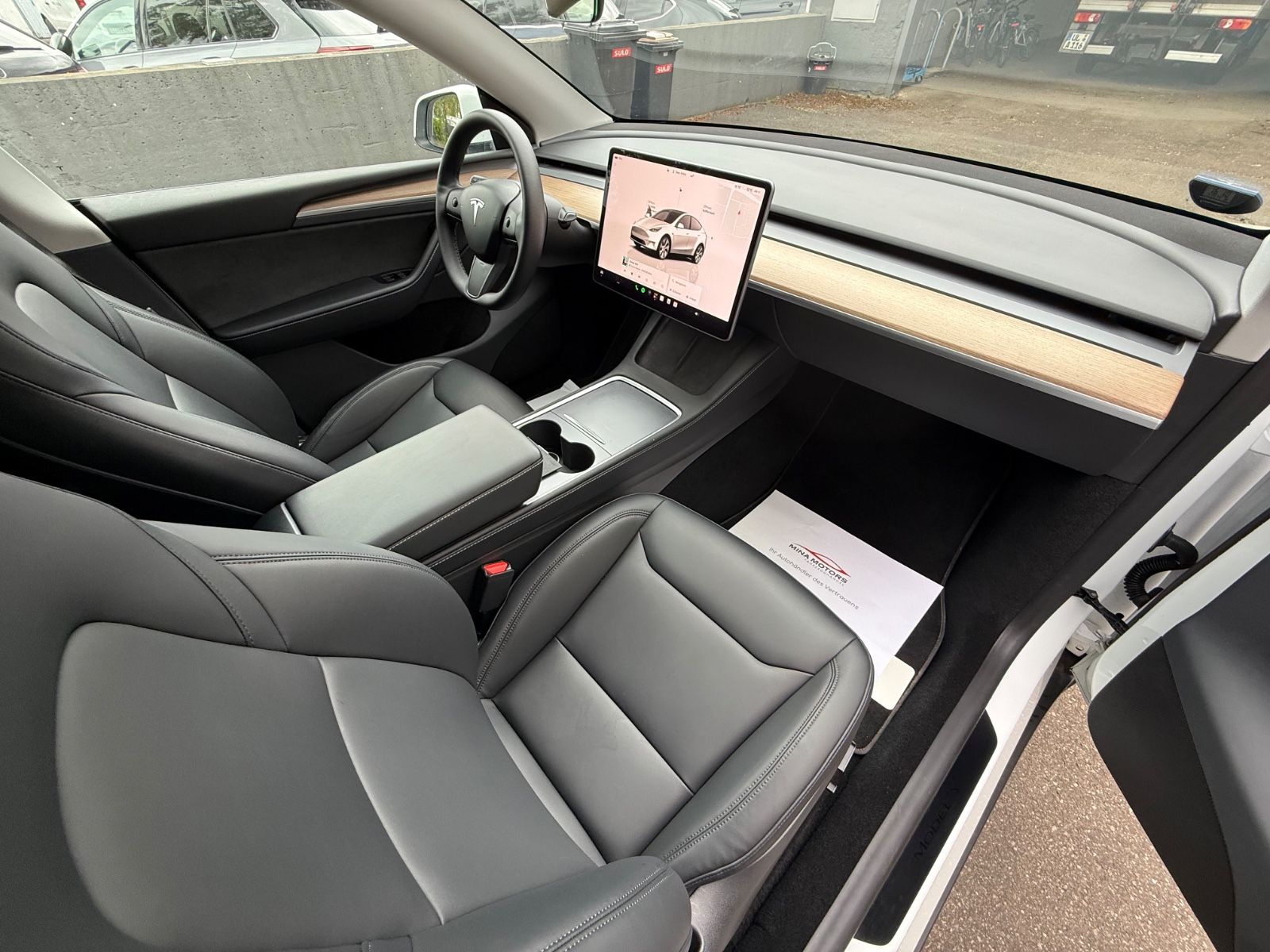 Tesla Model Y Basis RWD AHK Mwst. Garantie Finanz.4,69 foto 11