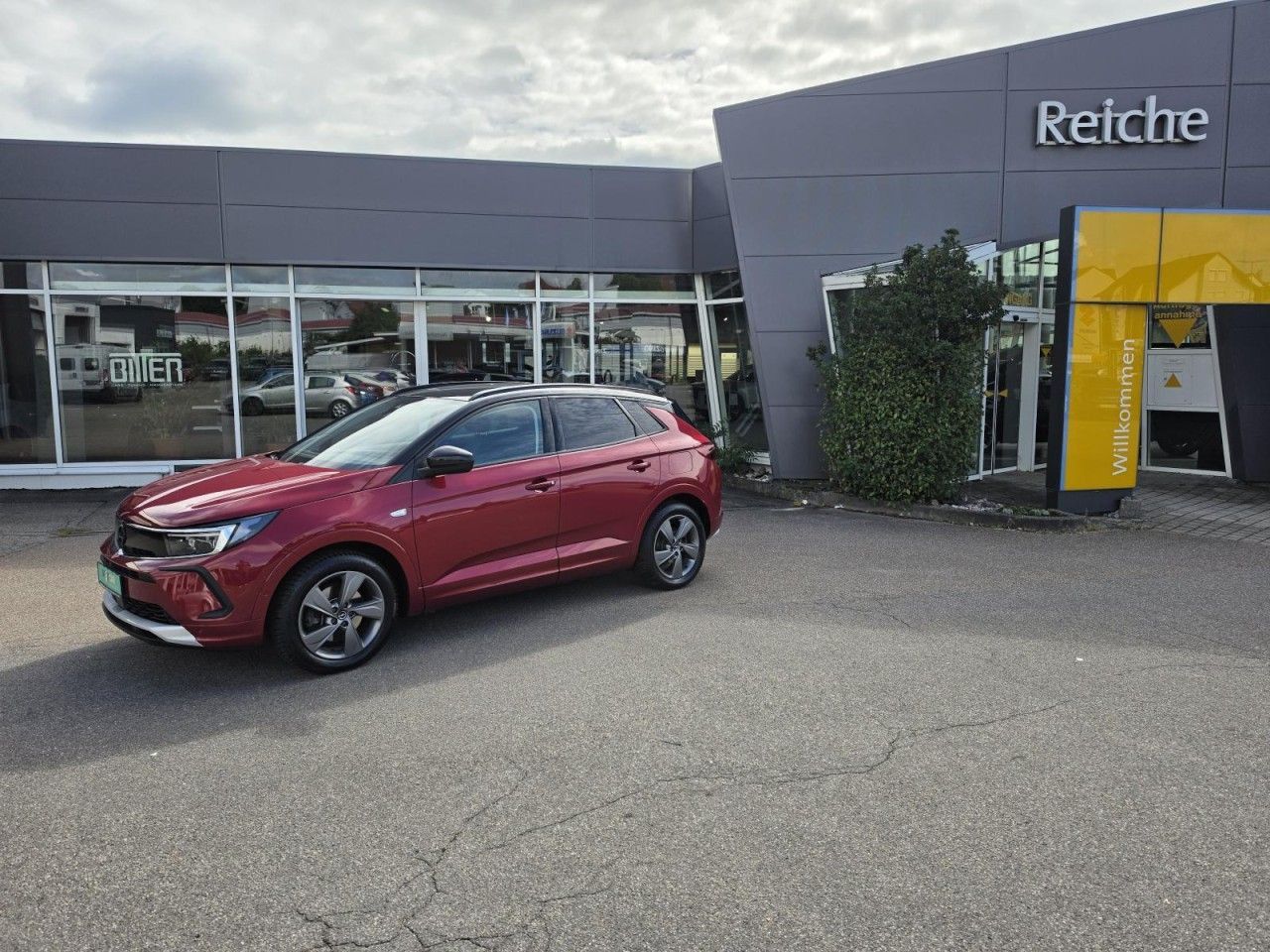 Opel Grandland Ultimate 1,6 AT+AHK+NAVI+SHZ+RFK+ACC