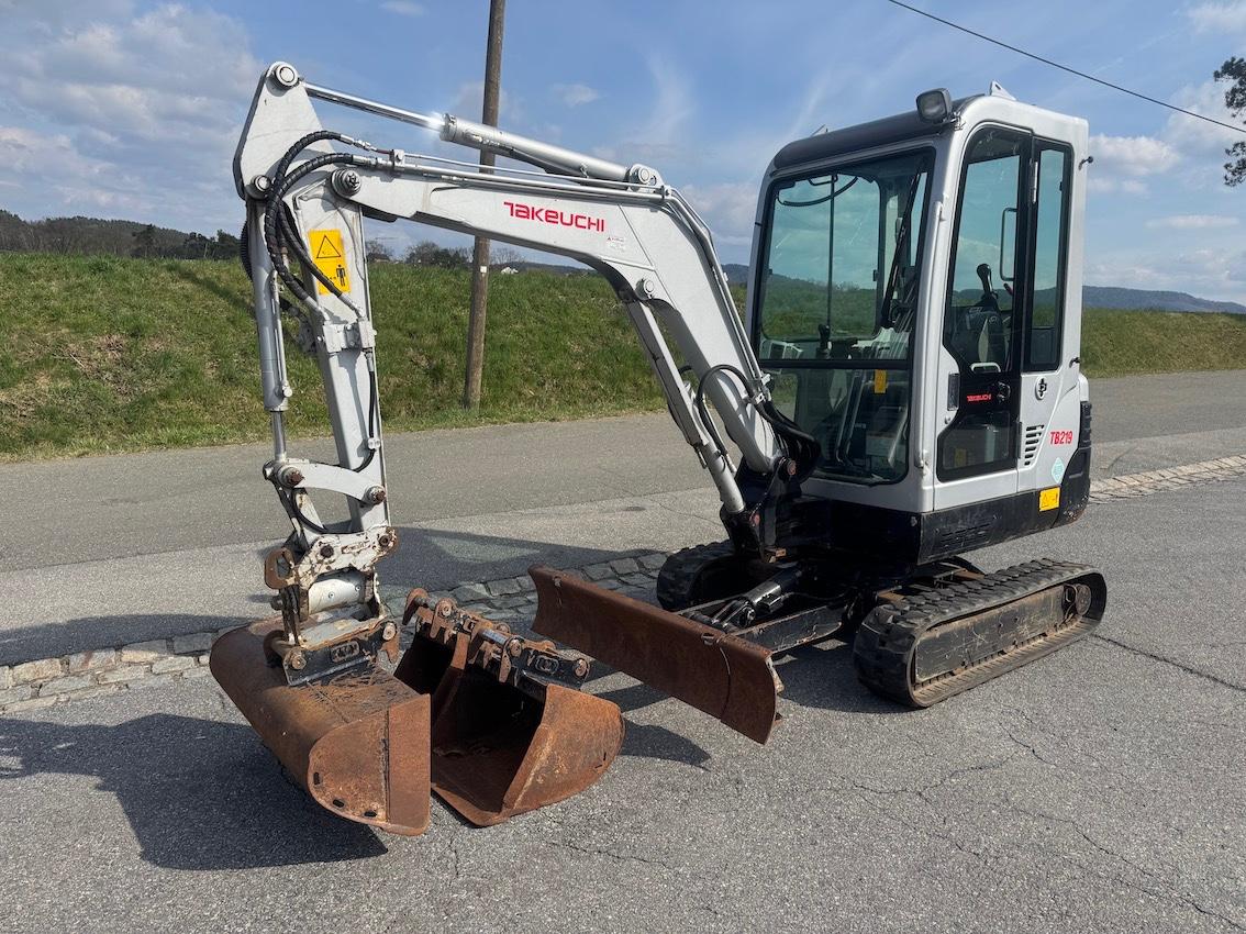 Takeuchi TB 219 Powertilt 3x Löffel ähnlich 216