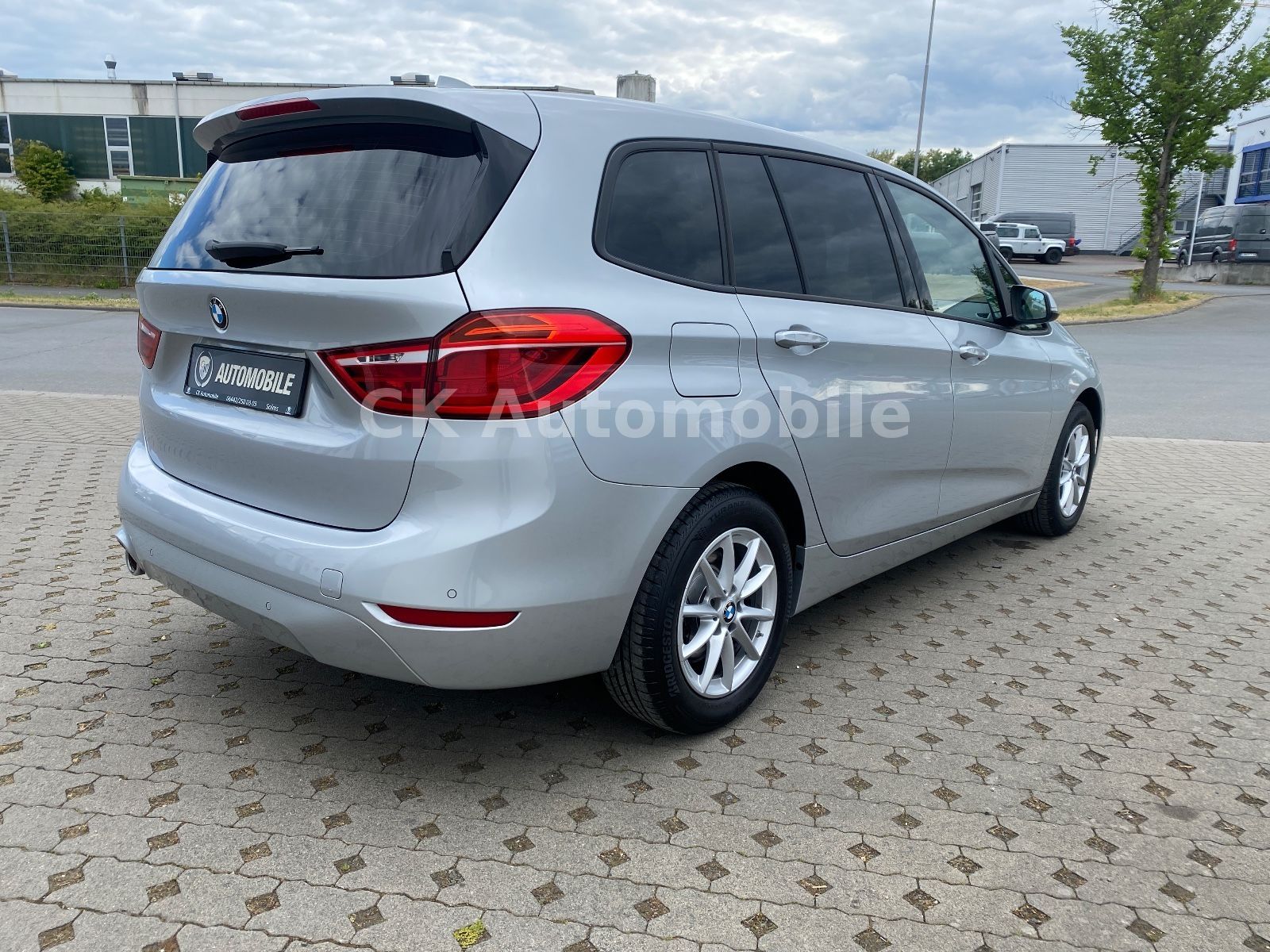 Fahrzeugabbildung BMW 216 d Gran Tourer Advantage/Automatik/Navi/PDC