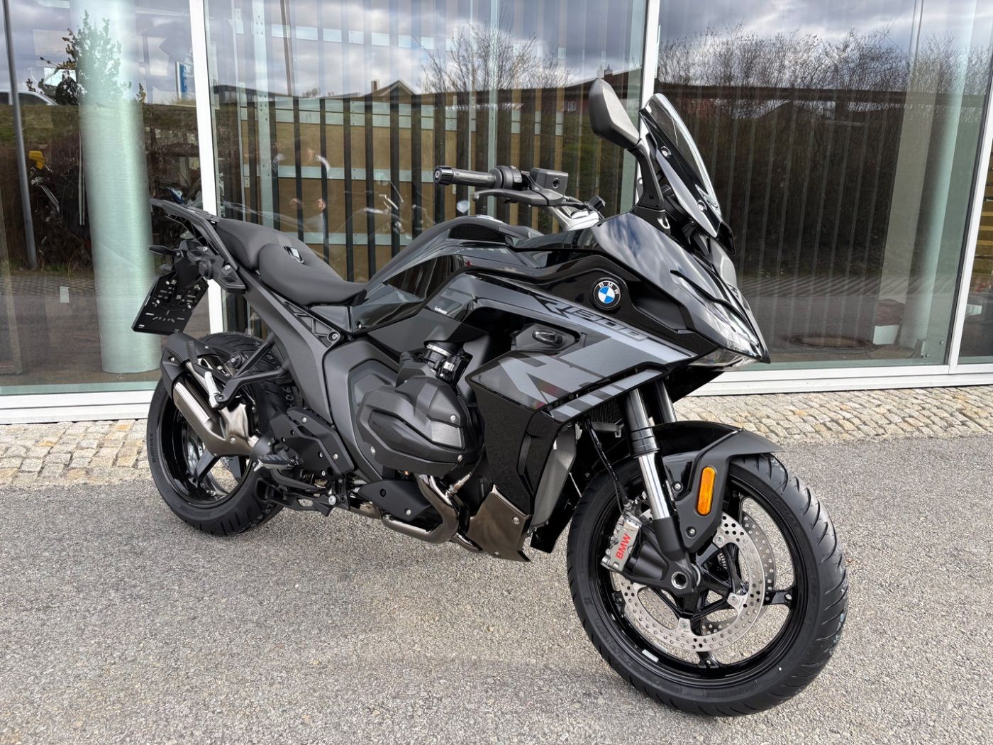 Fahrzeugabbildung BMW R 1300 RS Triple Black 4 Pakete