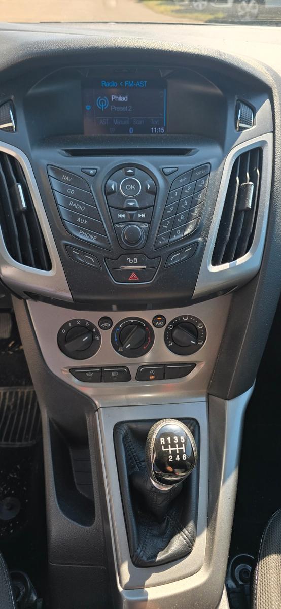 Ford Focus 2012 — photo 11