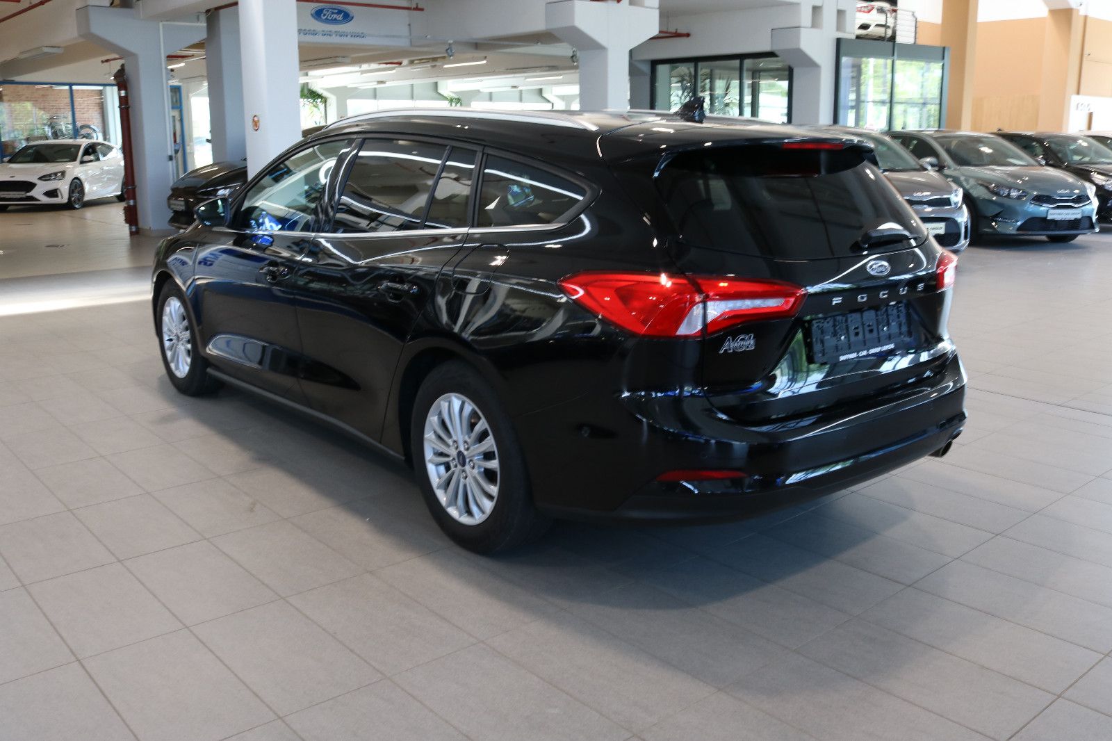 Fahrzeugabbildung Ford Focus Turnier Titanium  Automatik   Navi/Kamera