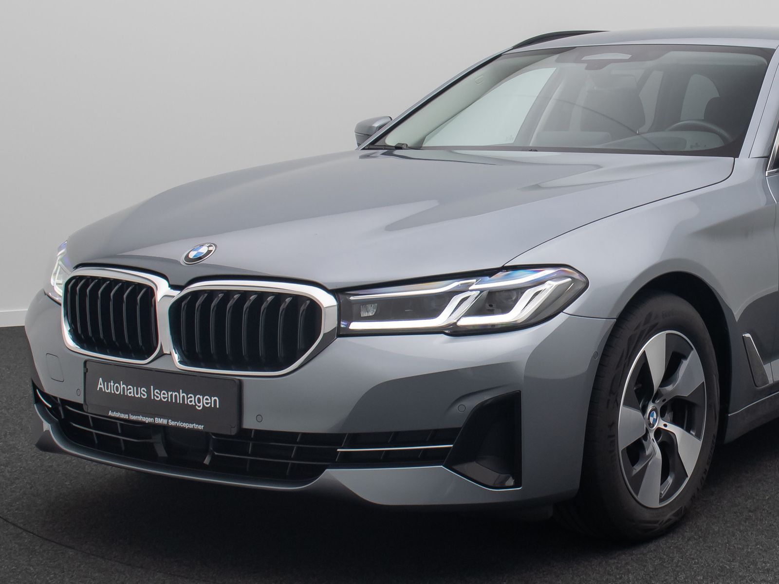 Fahrzeugabbildung BMW 520d DisplKey 4xKlima Laser HUD DAB Kamera AHK