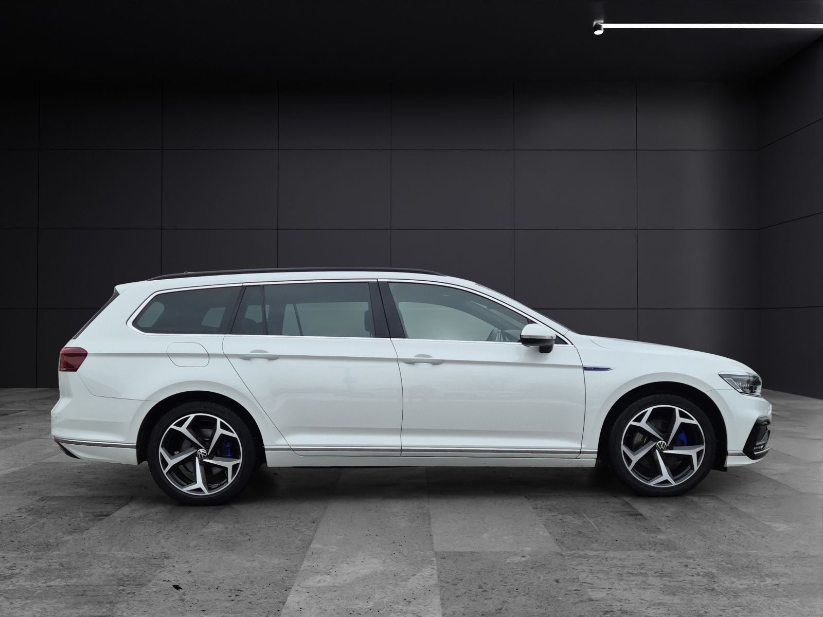 Fahrzeugabbildung Volkswagen Passat Variant GTE R-Line Standhzg MatrixLED AHK