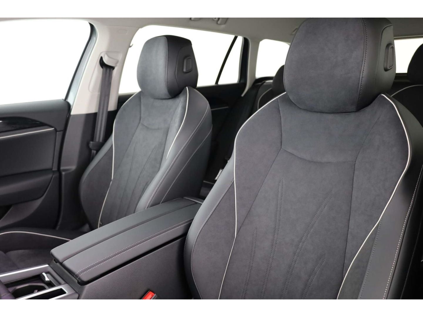 Volkswagen Passat - Bild 11